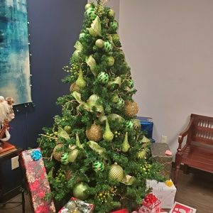 Meet your Posher, Henrietta